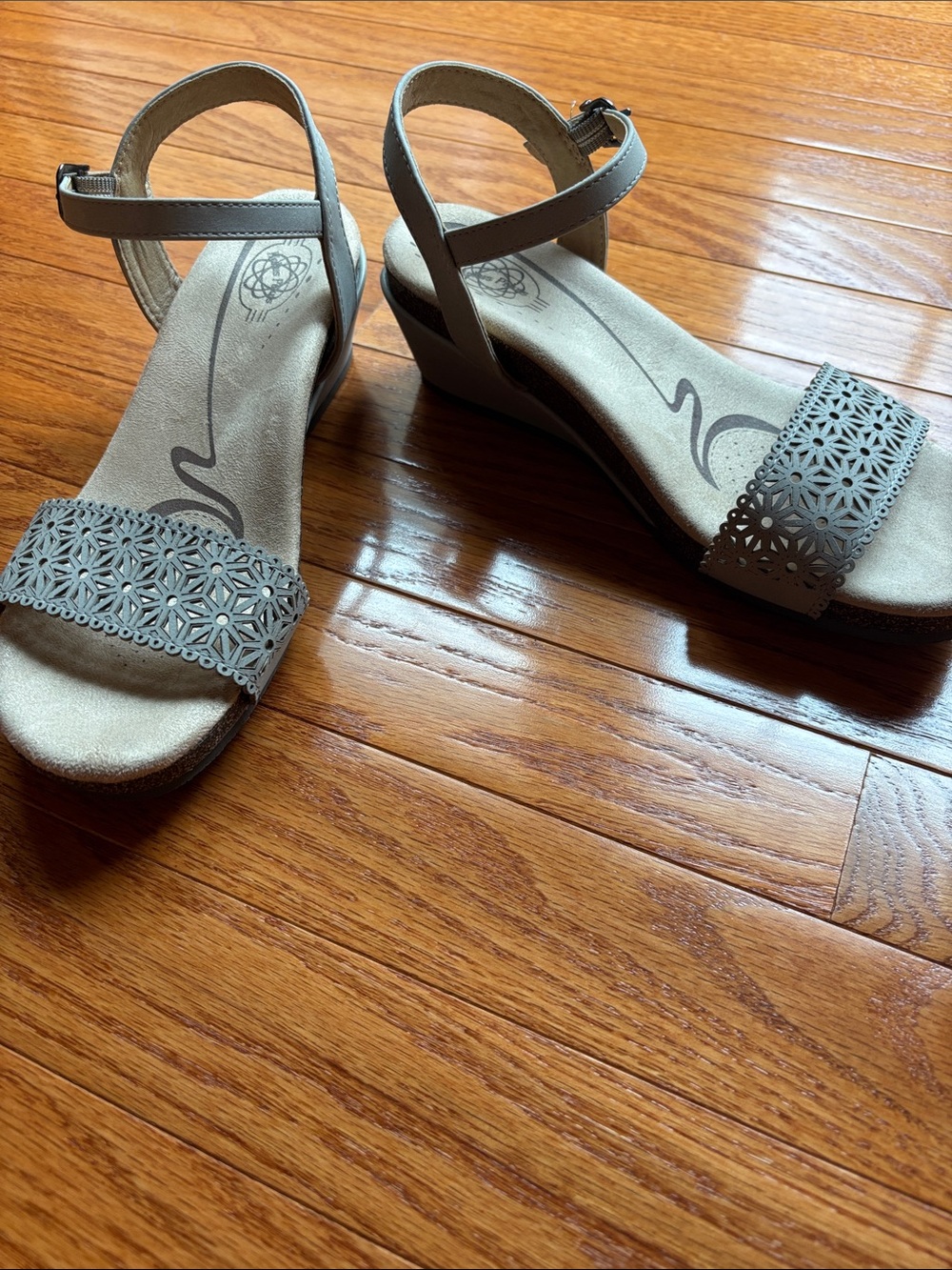 Hokus Pokus wedge sandals